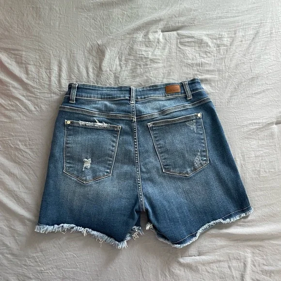 Judy Blue Ripped Denim Jean Shorts 1XL - Picture 6 of 6